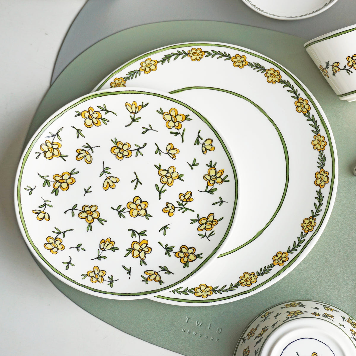 Heritage Daisy Chain 8" Plate