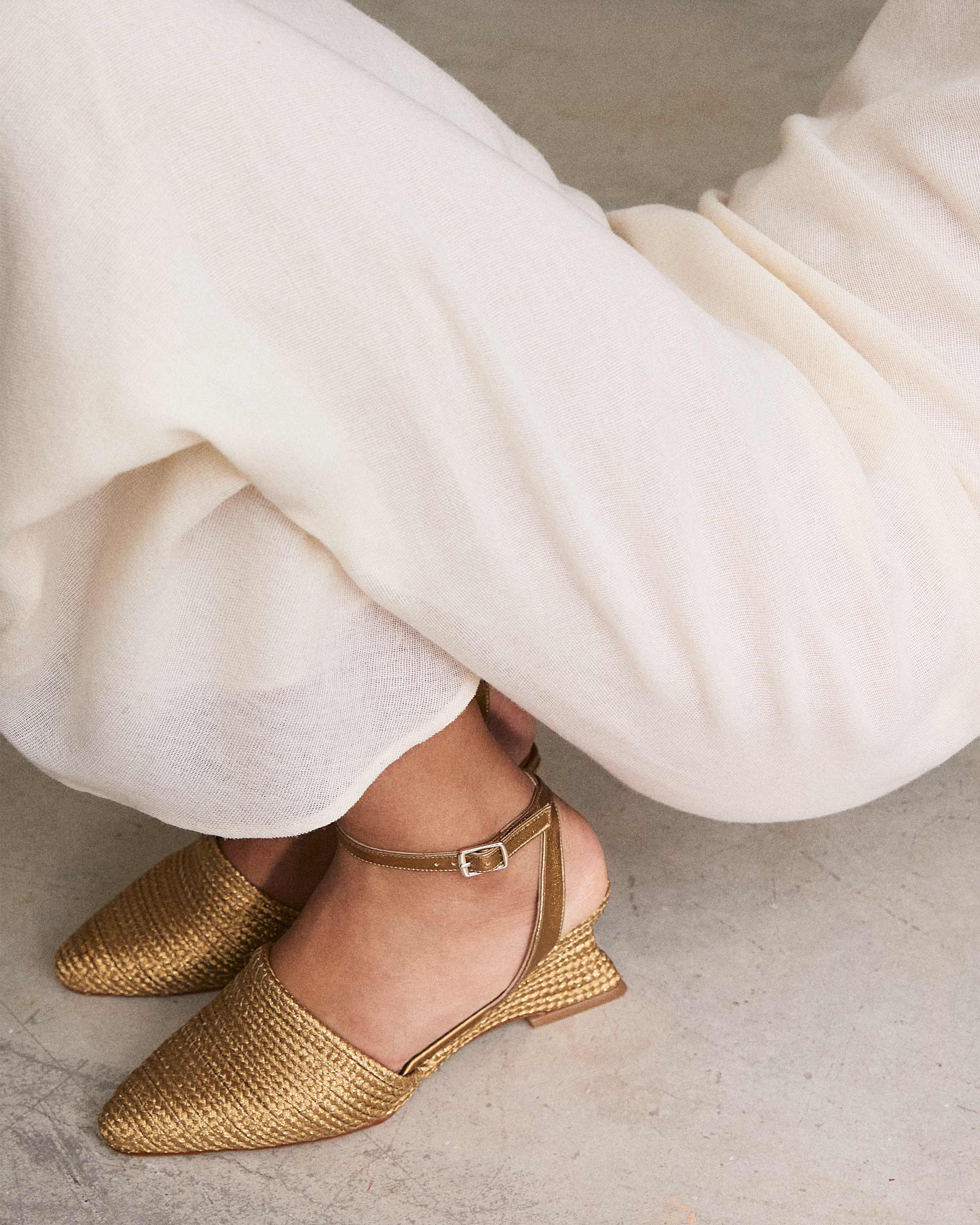 Julia in Old Gold
