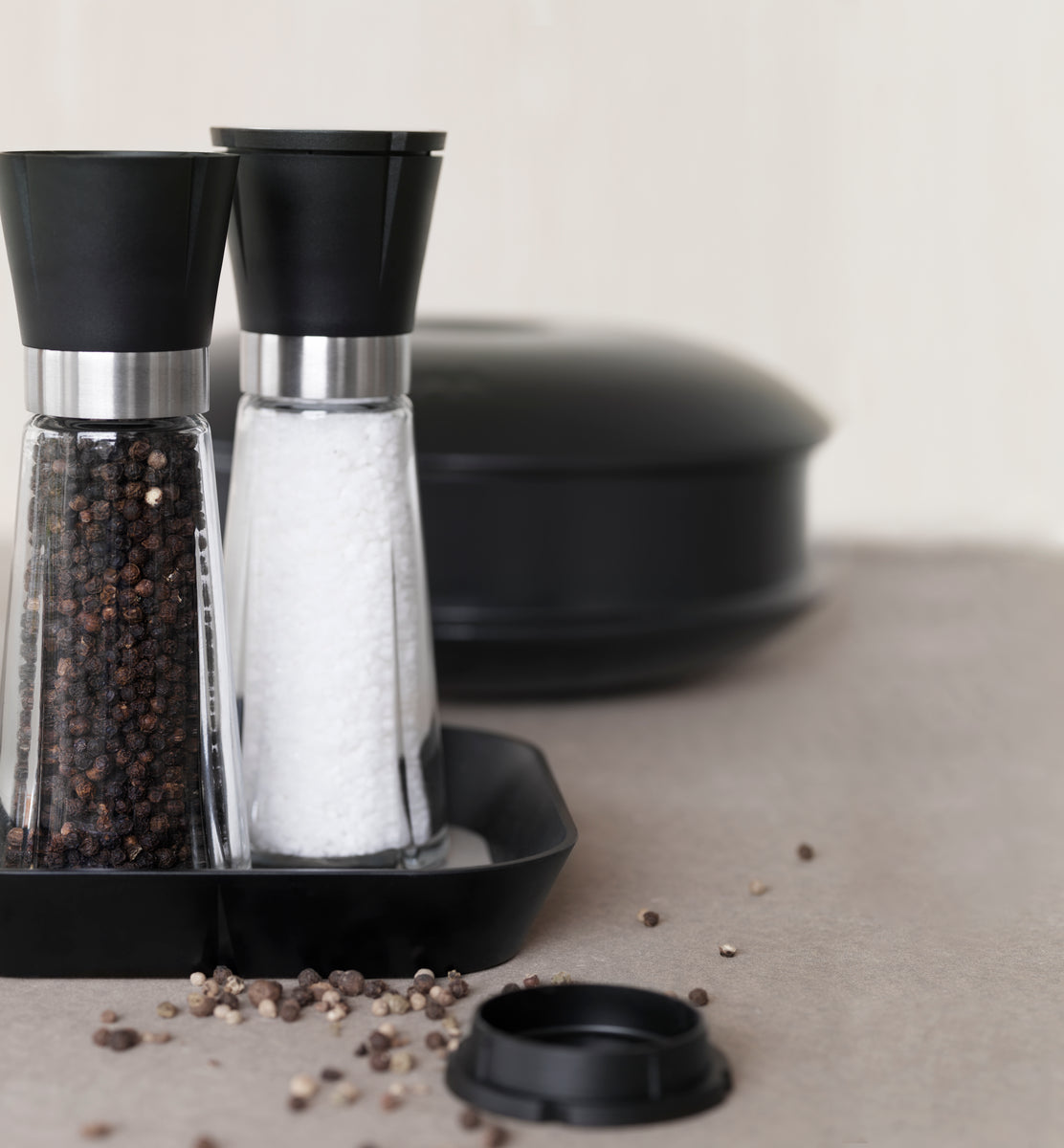 Grand Cru Pepper Mill in Black/Steel