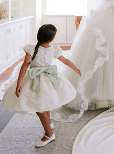 Olivia Culpo Wedding Olivia Culpo flower girl dress  Traditional flower girl dress Traditional wedding attire  Royal flower girl dress Royal wedding  Peter Pan collar  Flower girl dress with sash  Flower girl dress with petticoat