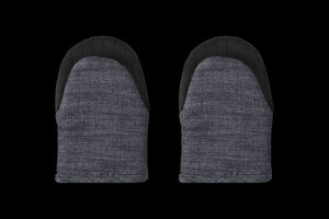 Mini Oven Mitts 8" in Noir, Set of 2