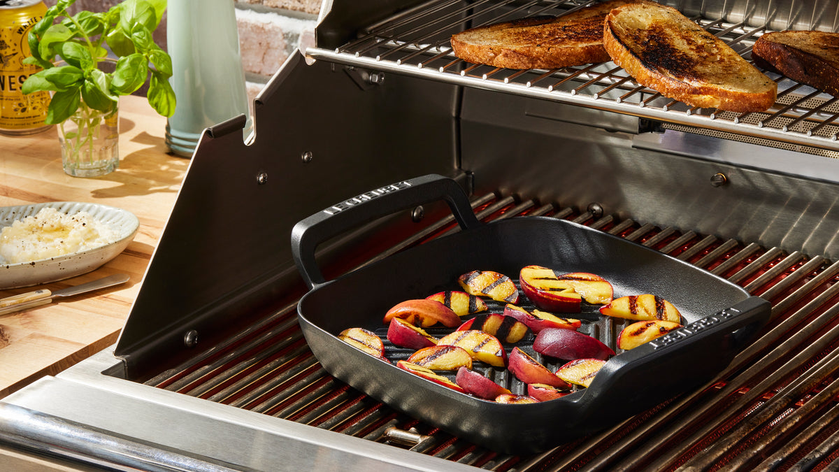 Alpine Outdoor Square Grill in Matte Black