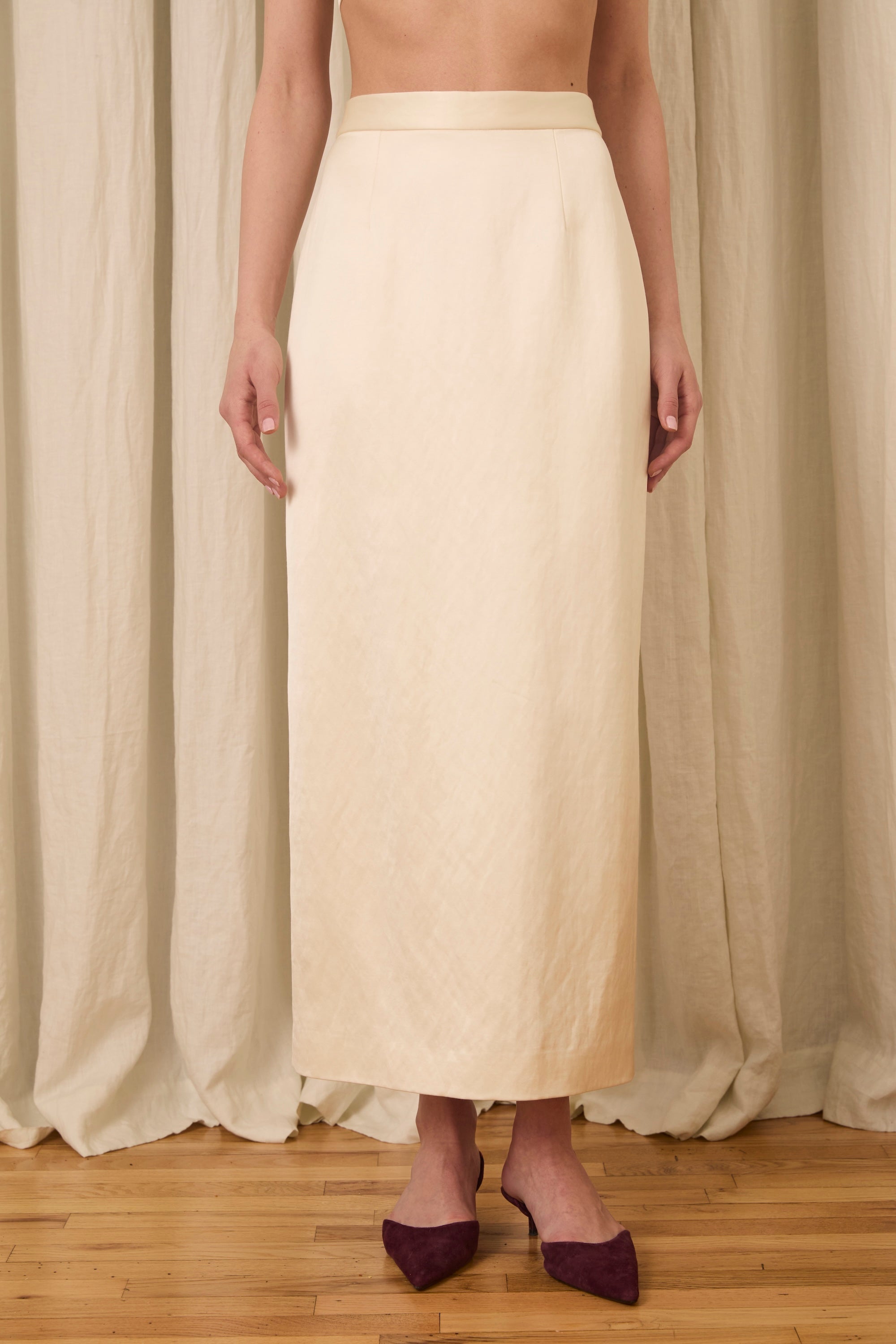 Amah Pencil Skirt in Fluid Satin