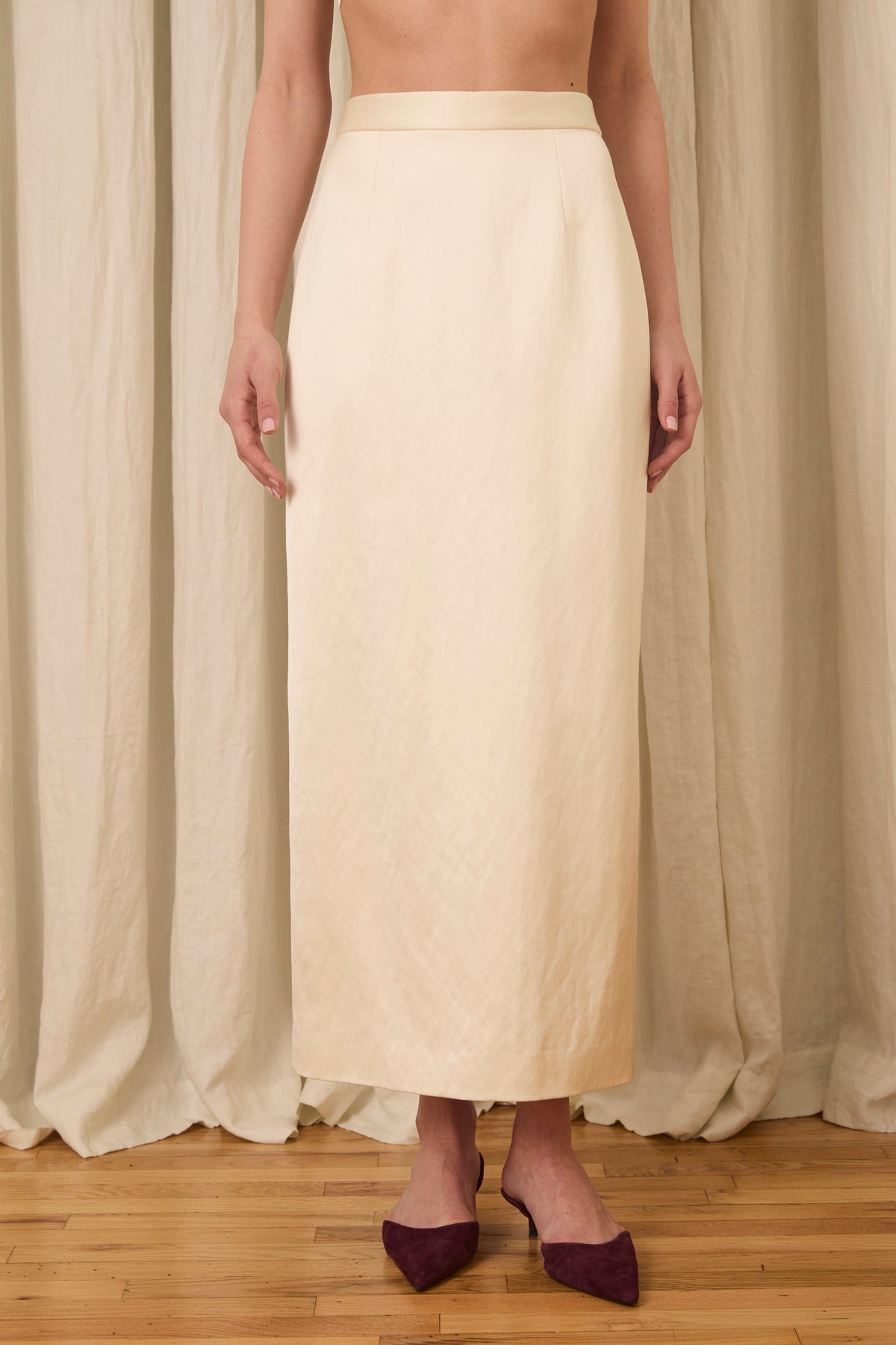 Amah Pencil Skirt in Fluid Satin