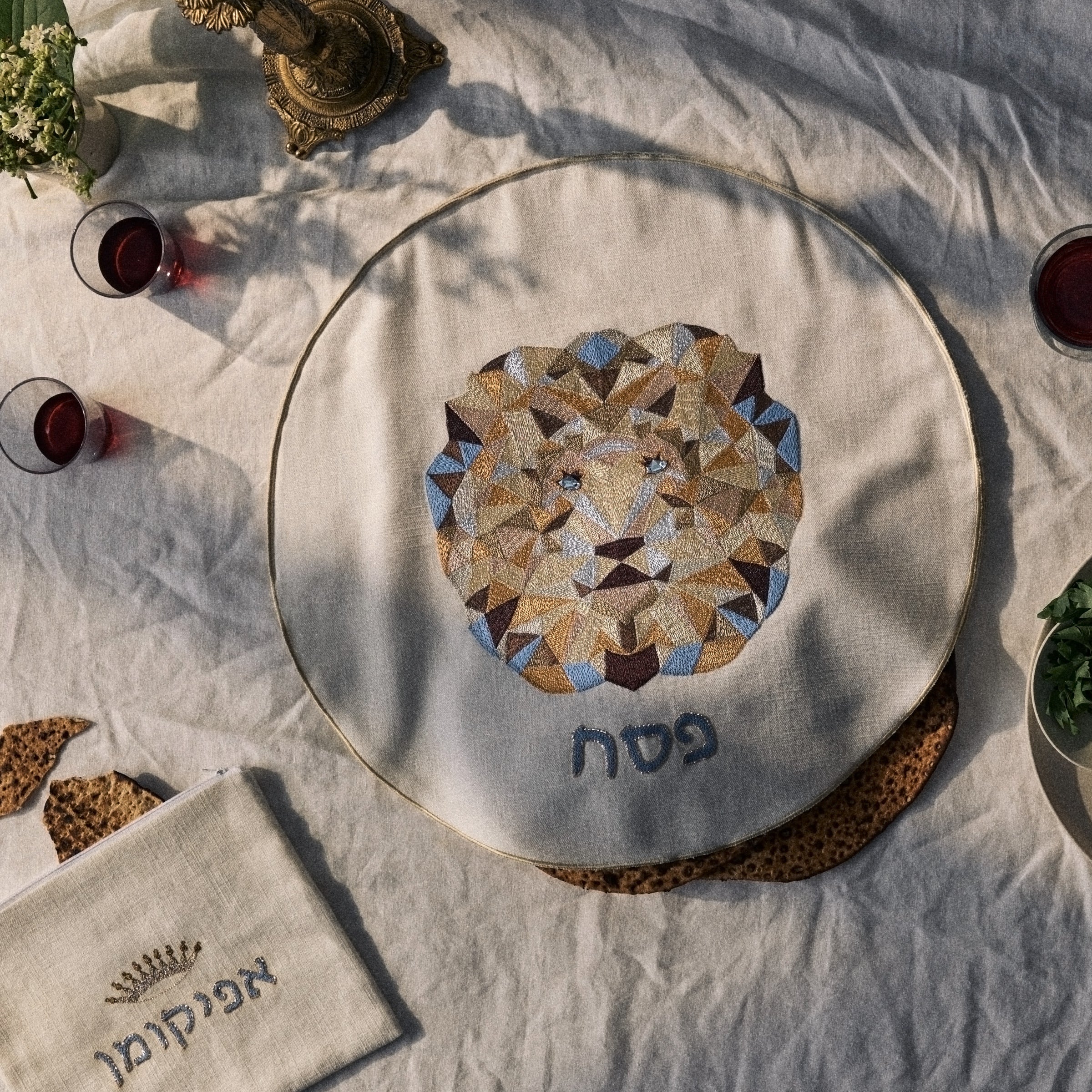 Judah Passover Set, Lion