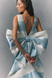 Holly Sleeveless Silk and Wool Column Gown with Bow Train