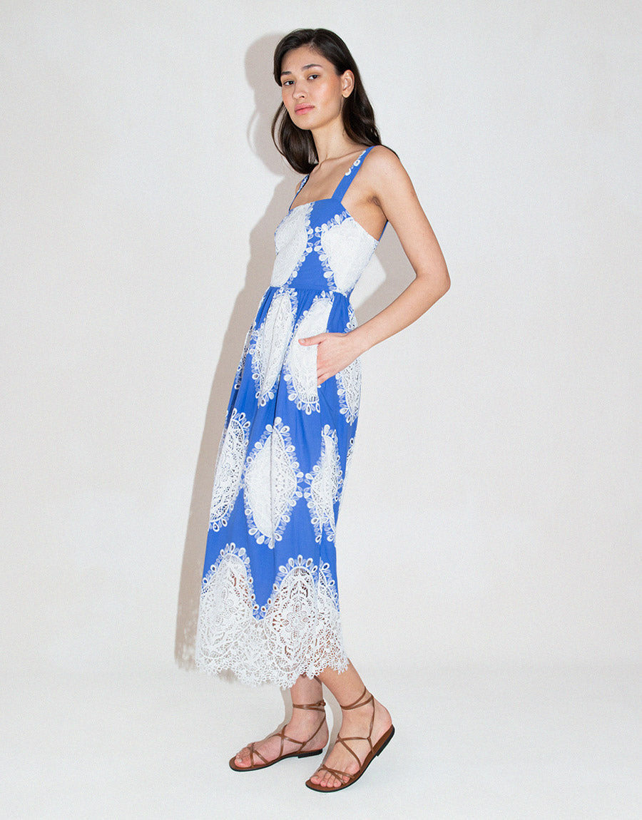 Ninet Lace Midi Dress in Blue/White