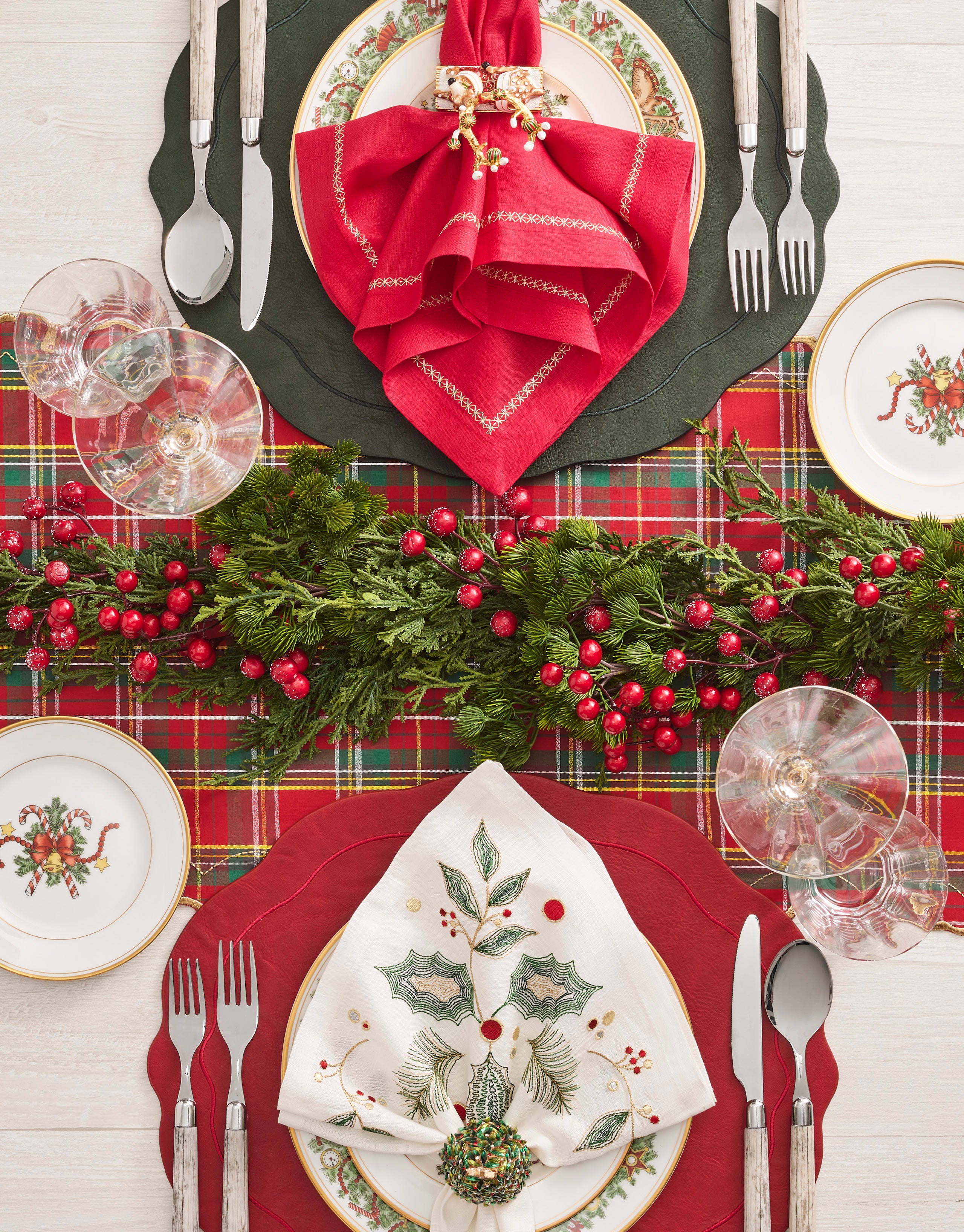 Bejeweled Xmas Napkin Ring in Red, Green & Gold, Set of 4 in a Gift Box