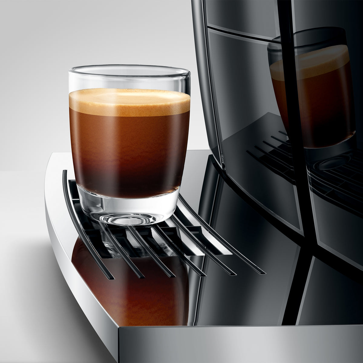 Giga 10 Fully Automatic Coffee Machine in Diamond Black