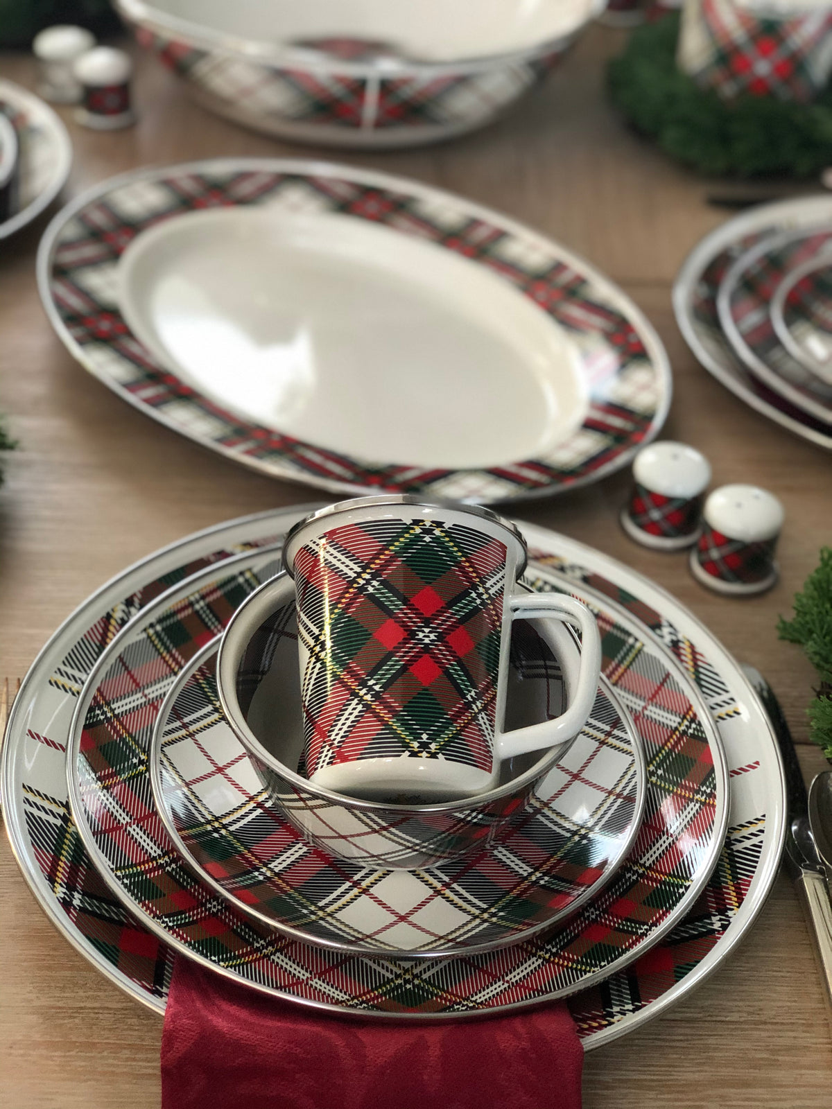 Oval Platter in Highland Plaid