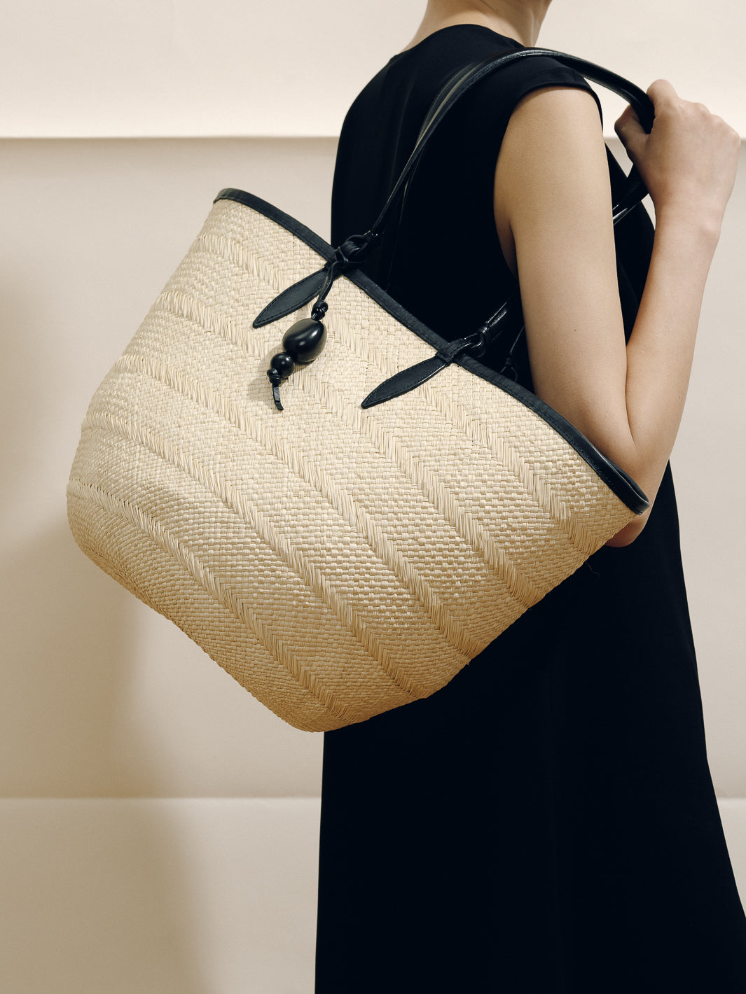 #color_black-natural-fiber