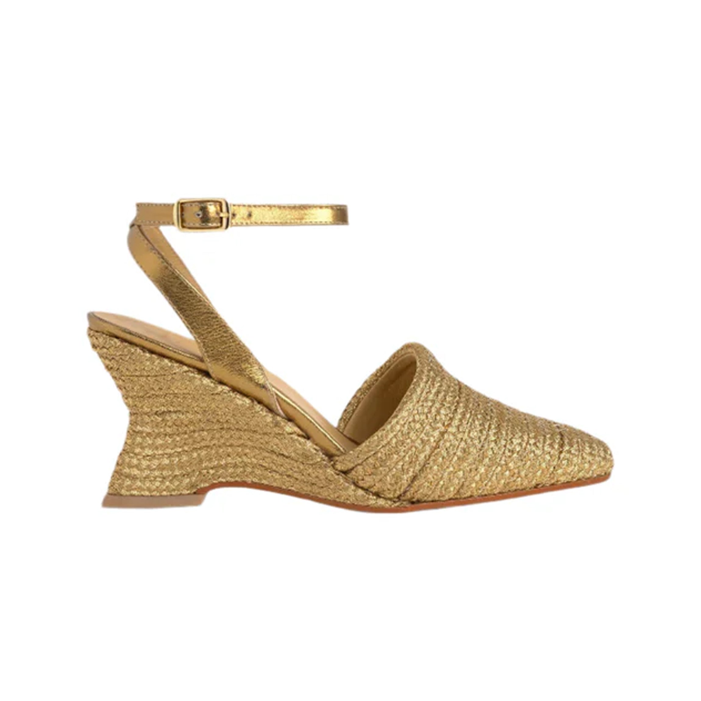 Julia in Old Gold