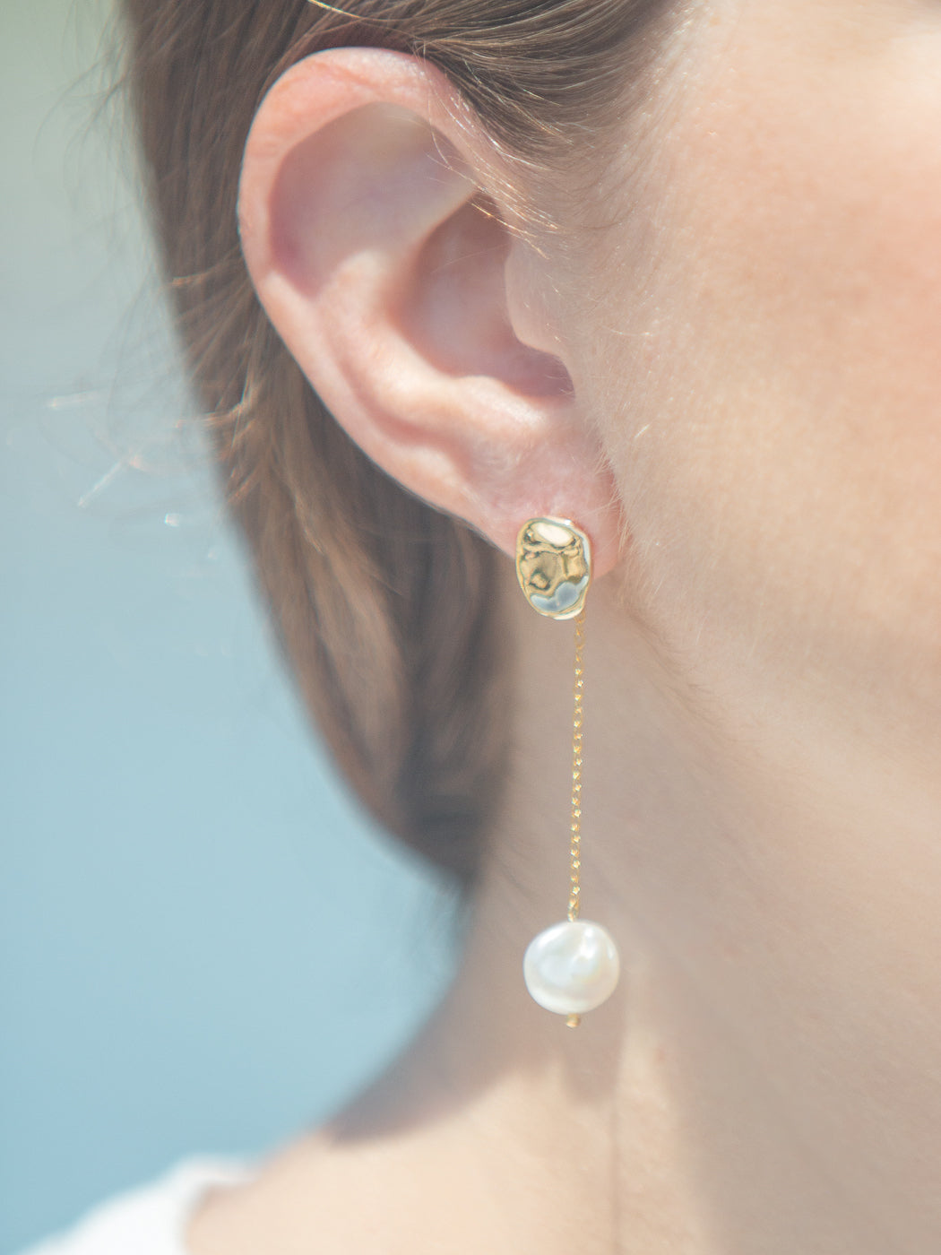 Lyla Earrings in Gold-White