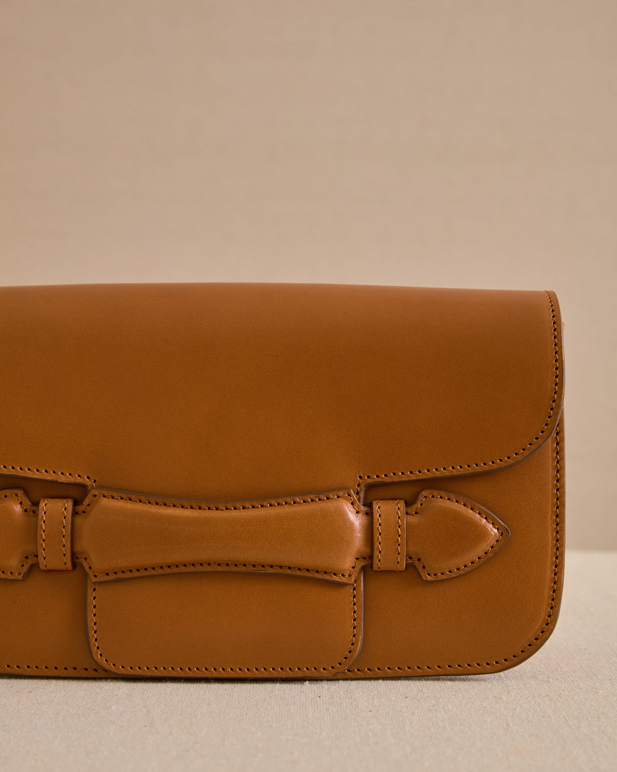 Romy Clutch in Vacchetta Luggage