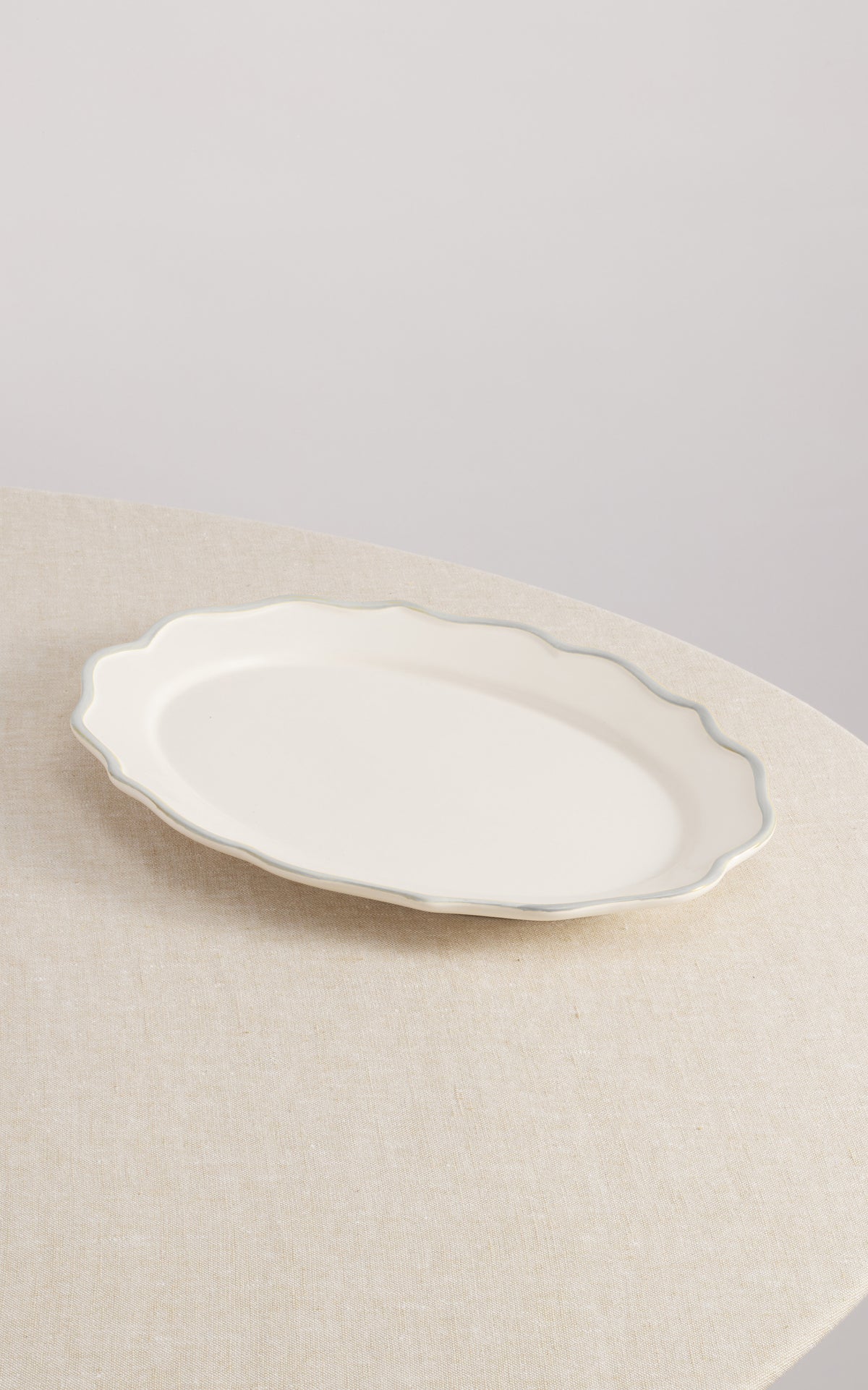 Sylvia Oval Platter 15.5"