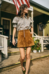 Ashton Short in Nutmeg