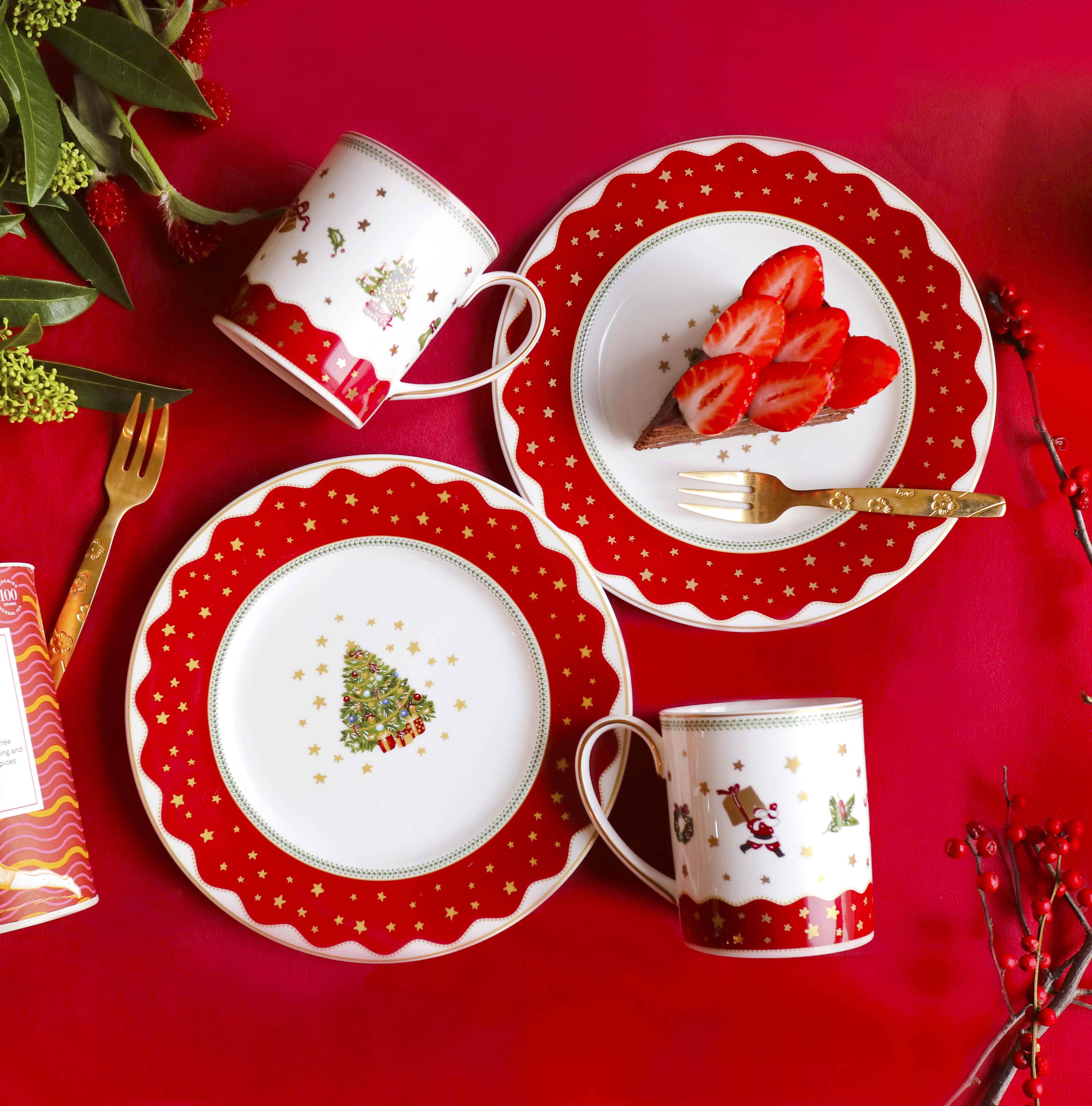 Prouna My Noel Salad Plates & Mugs Lifestyle Photo