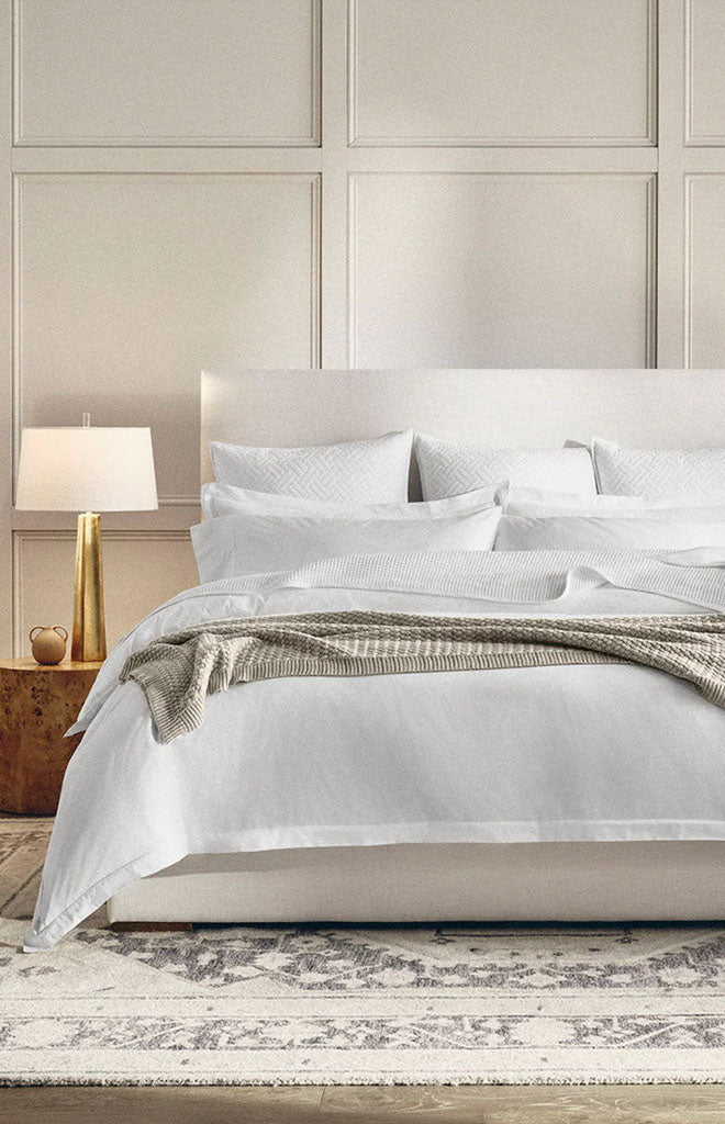 Percale Hemmed Duvet Set in White