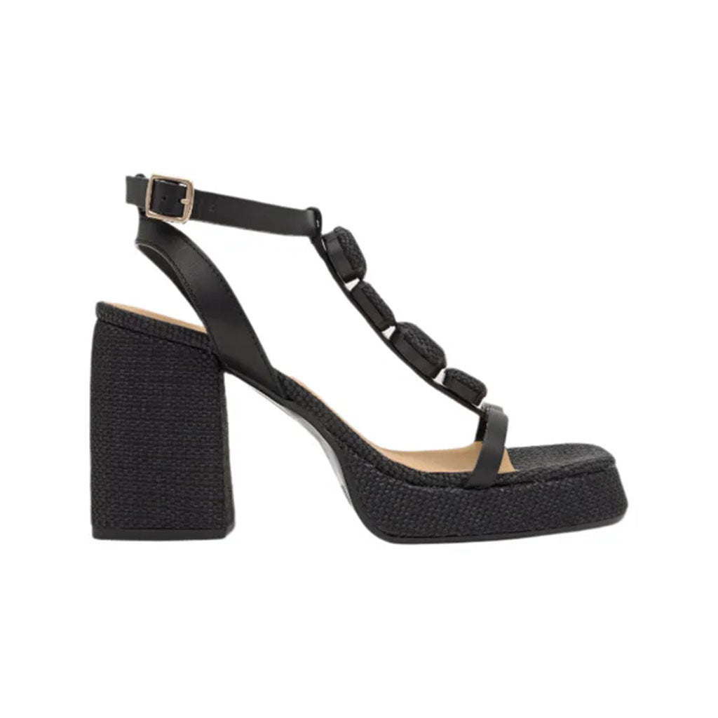 Vitto in Black