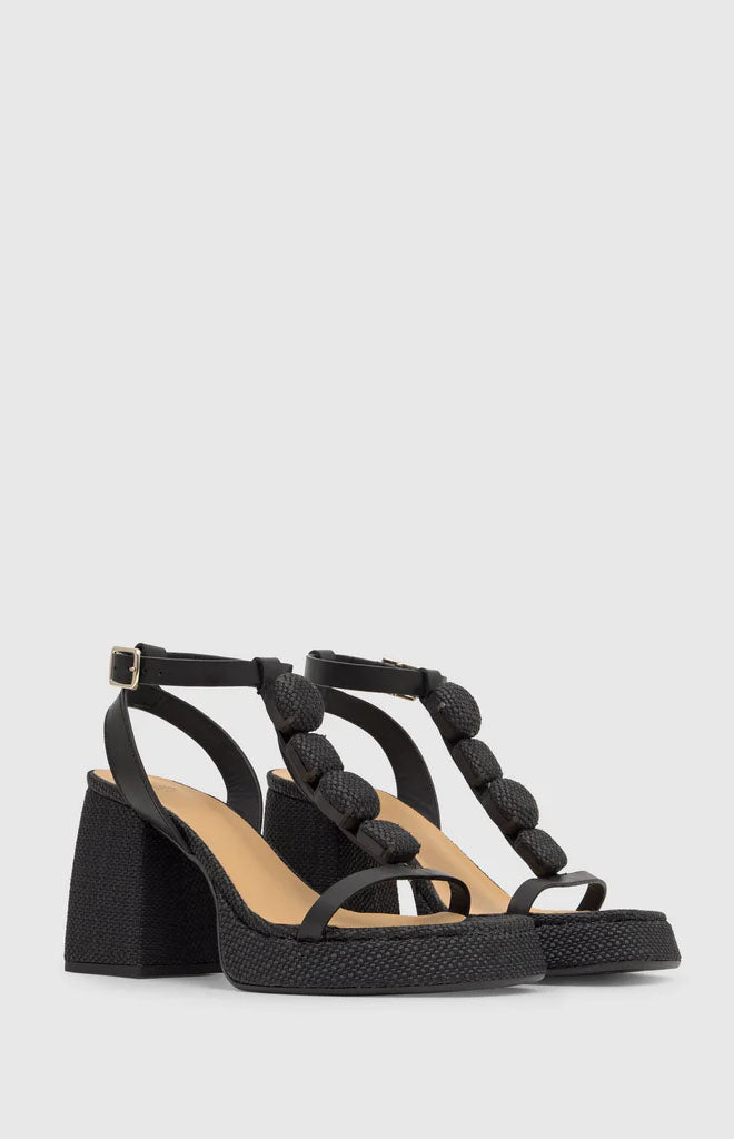 Vitto in Black
