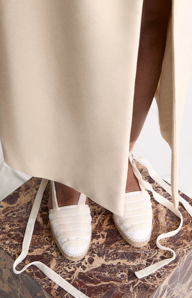 Kimita in Écru Satin