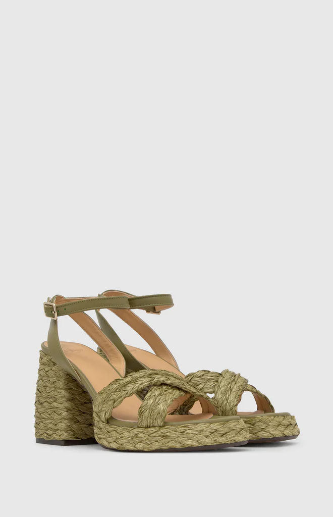 Valeriette in Olive