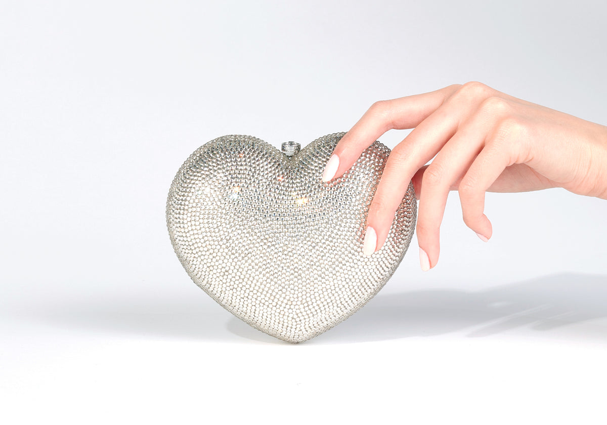 Petit Coeur L'amour Clutch in Silver