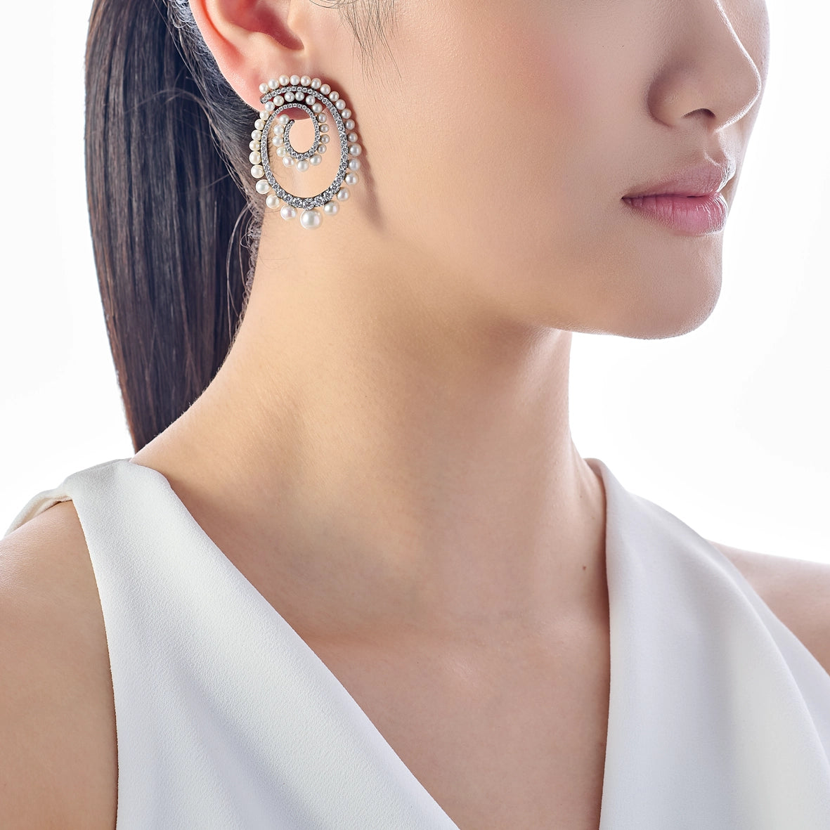 Petite Pearl Vortex Earrings