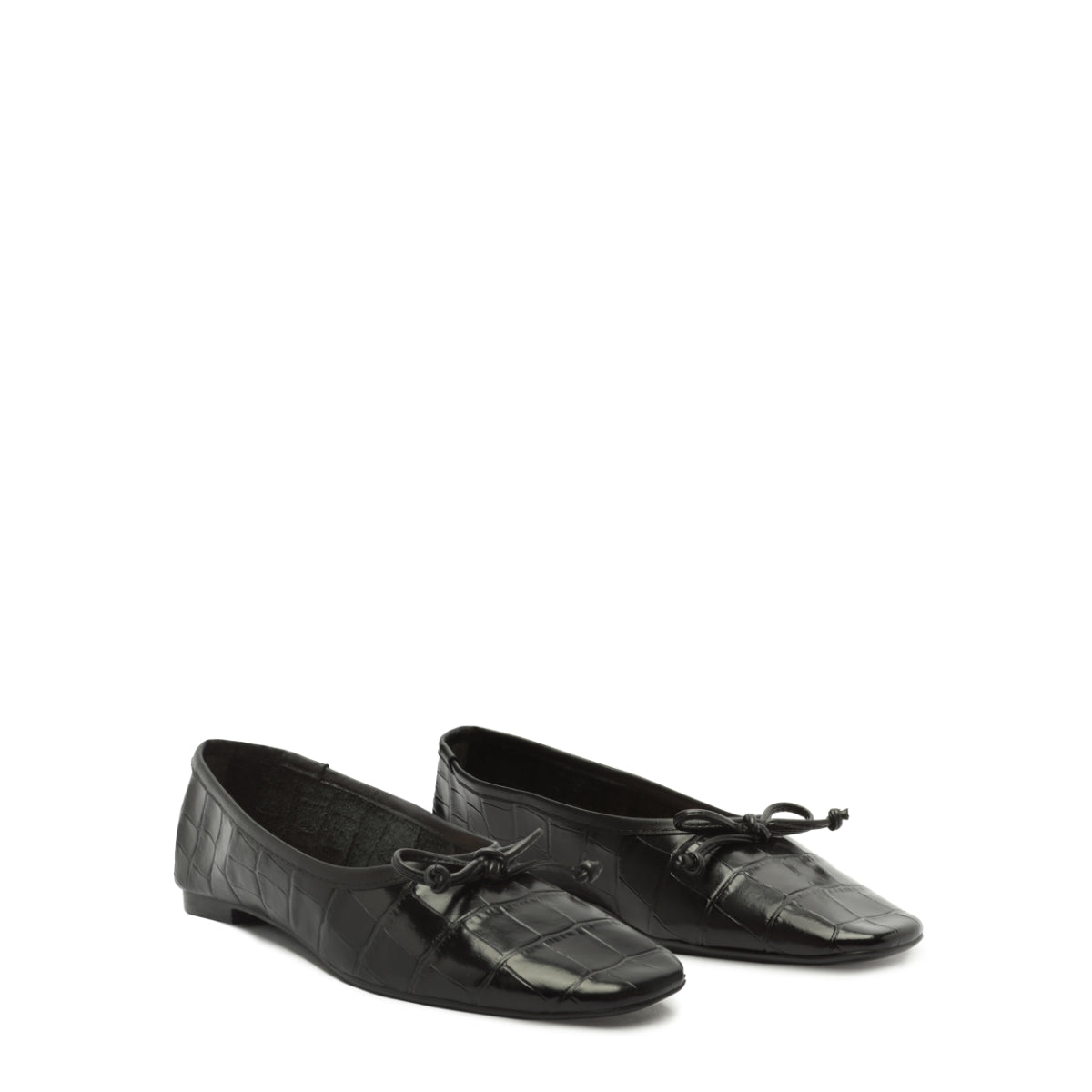 Arissa Leather Flat in Black