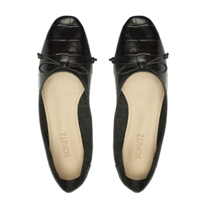 Arissa Leather Flat in Black