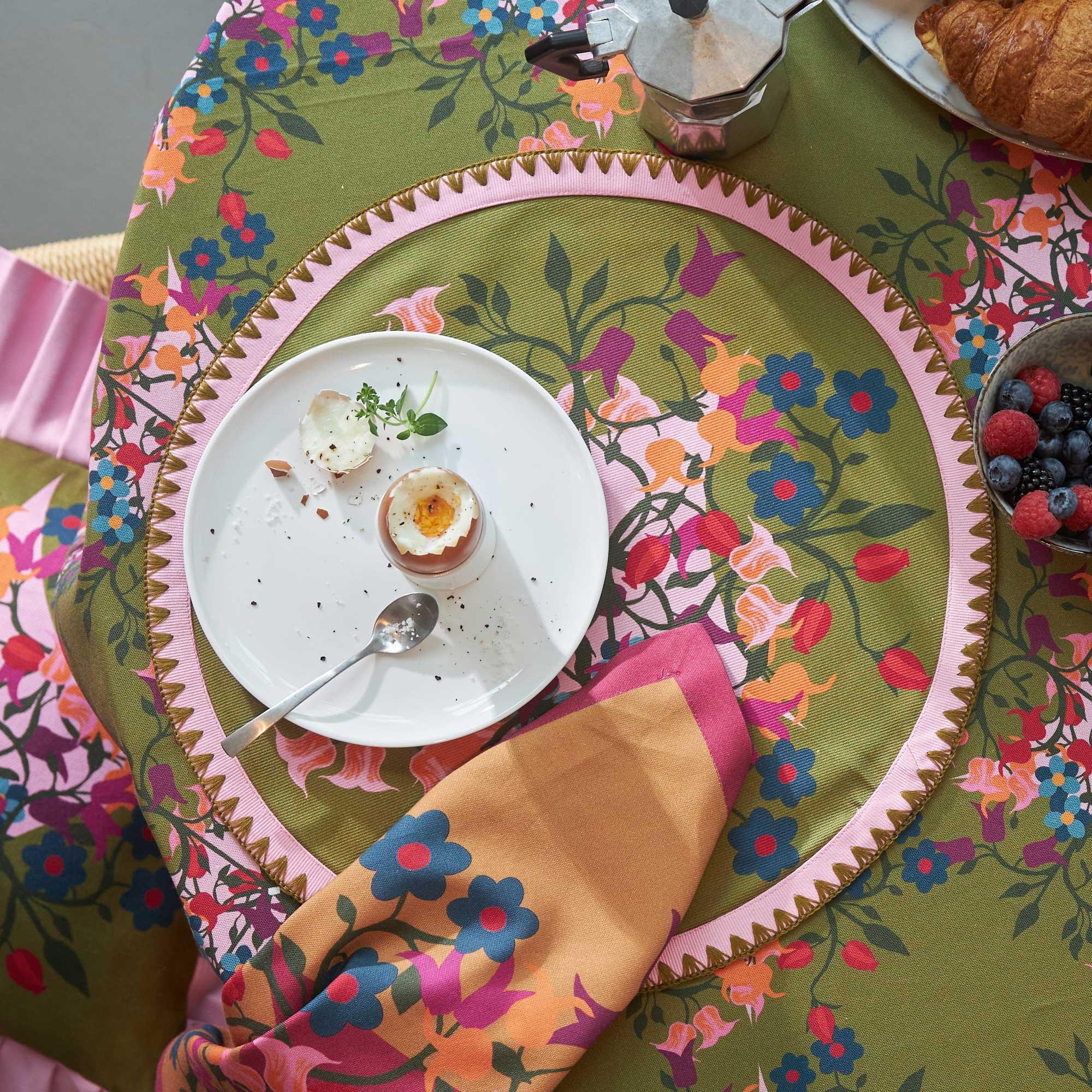 6 Round Placemats Blumen Green - Sophie Williamson Design