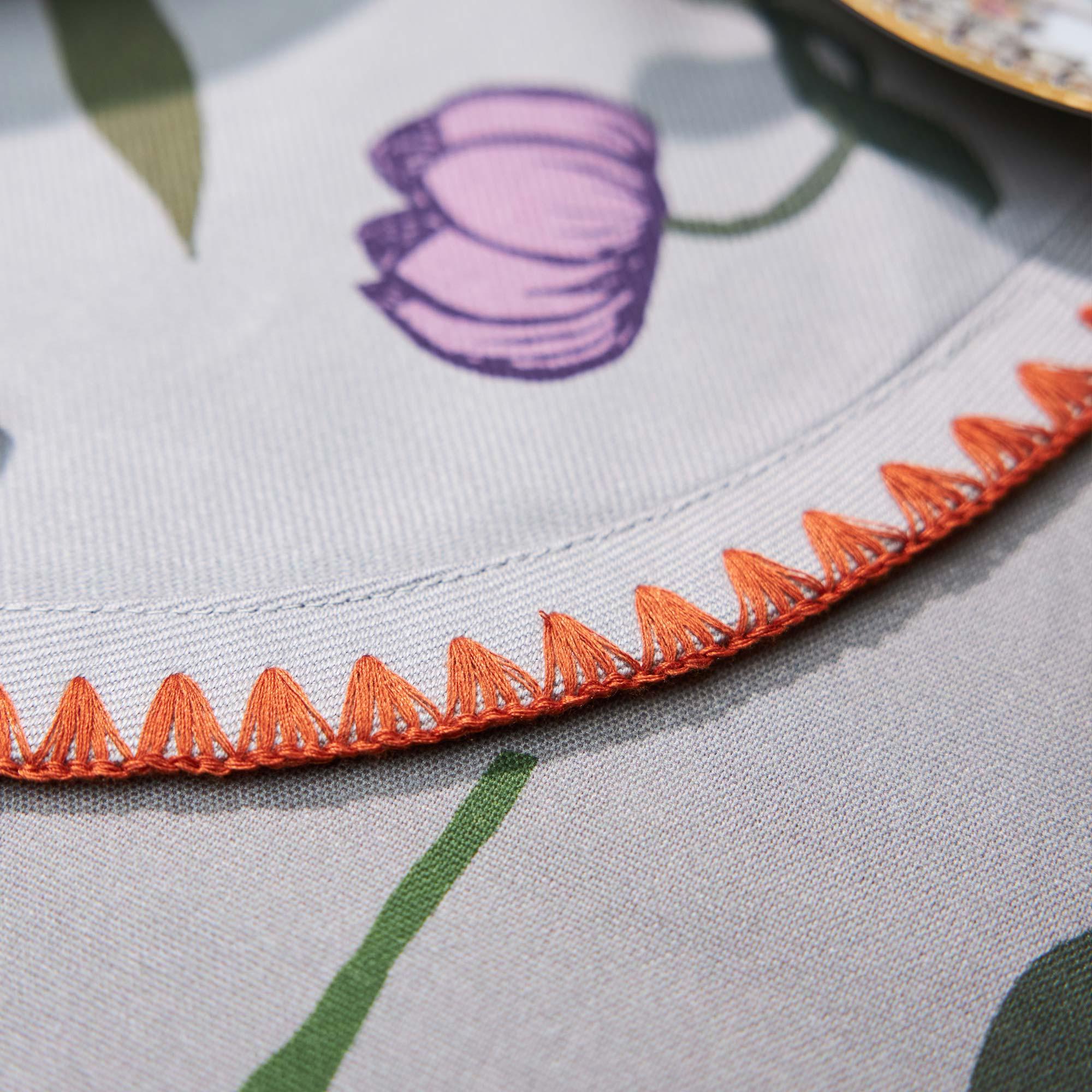 6 Round Placemats Picnic on the Meadow - Sophie Williamson Design