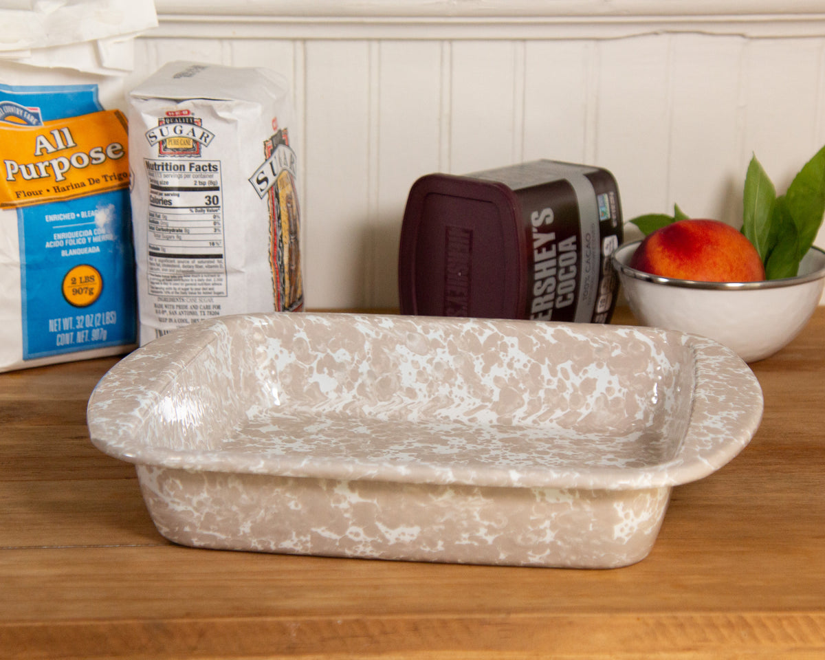 Baking Pan in Taupe Swirl