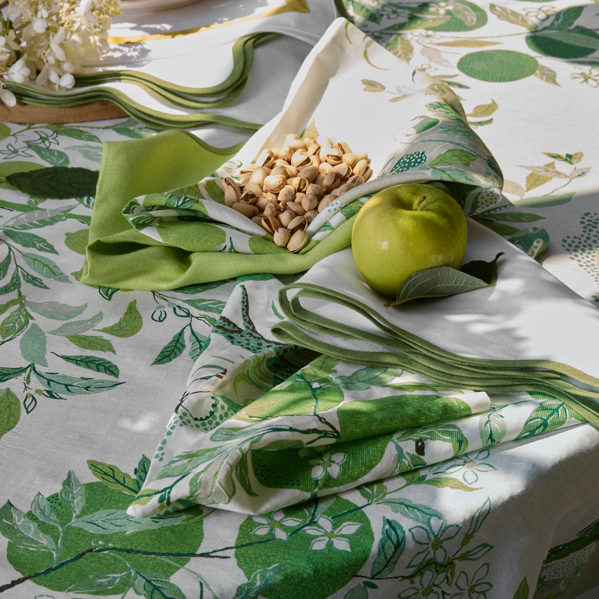 Matouk Schumacher Citrus Garden Placemat in Grass, Set of 4