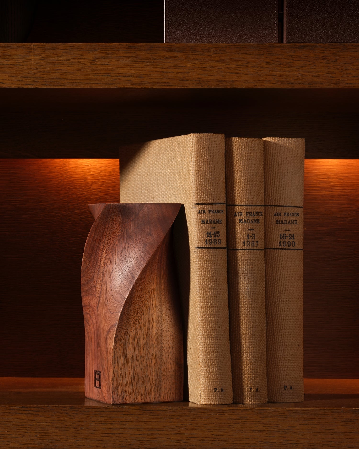Twist Bookend in Wood