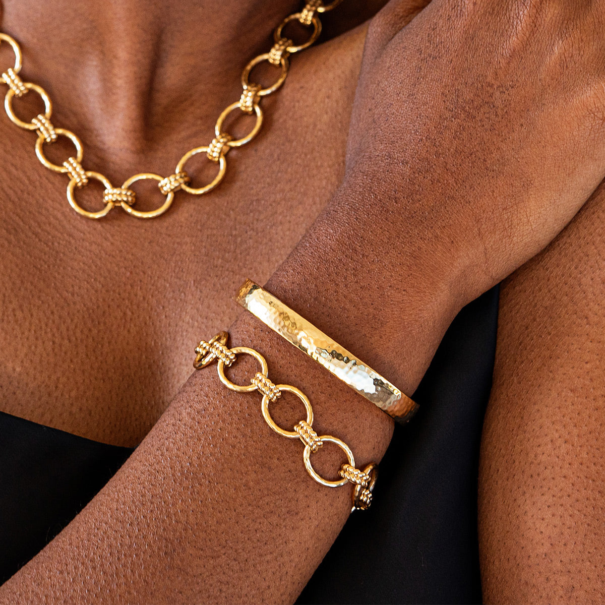 Cleopatra Oval Hinged Bangle in Hammered Gold