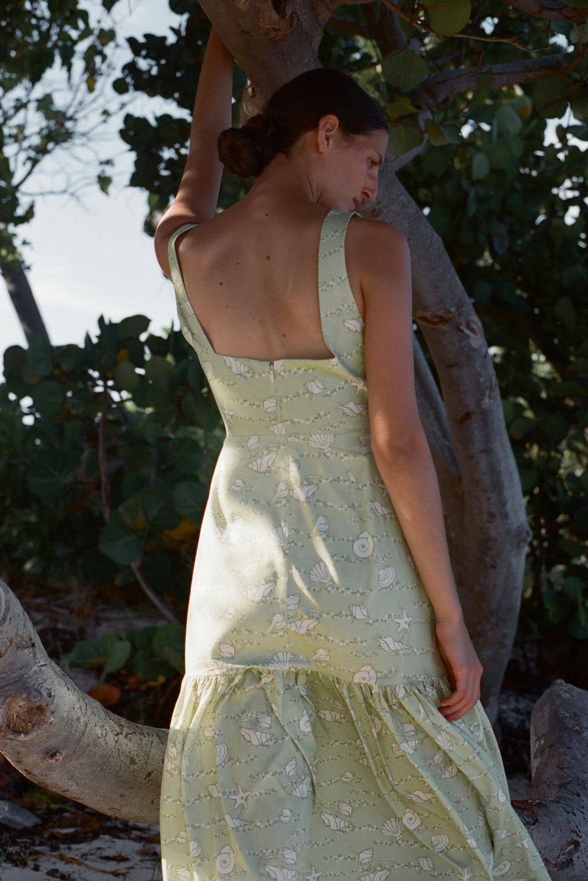 Low-Back Dress in Lime Shell