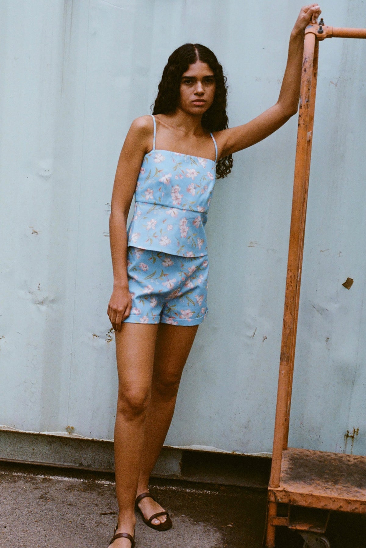 High-Waisted Shorts in Blue Hibiscus