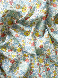 Fitted Sheet made with Liberty Fabric BETSY SAGE - Coco & Wolf