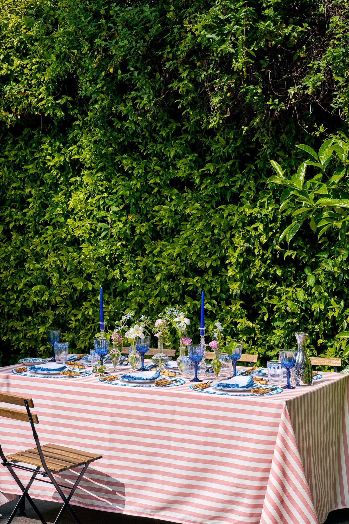 Cora Placemat And Napkin Set In Blue