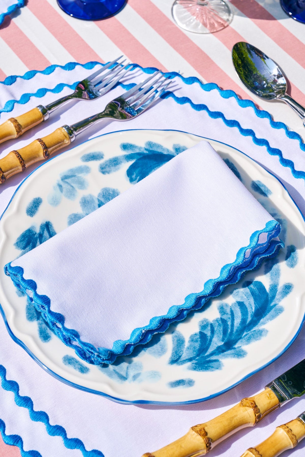 Cora Placemat And Napkin Set In Blue