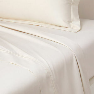 Triomphe Bedding Collection in Nacre