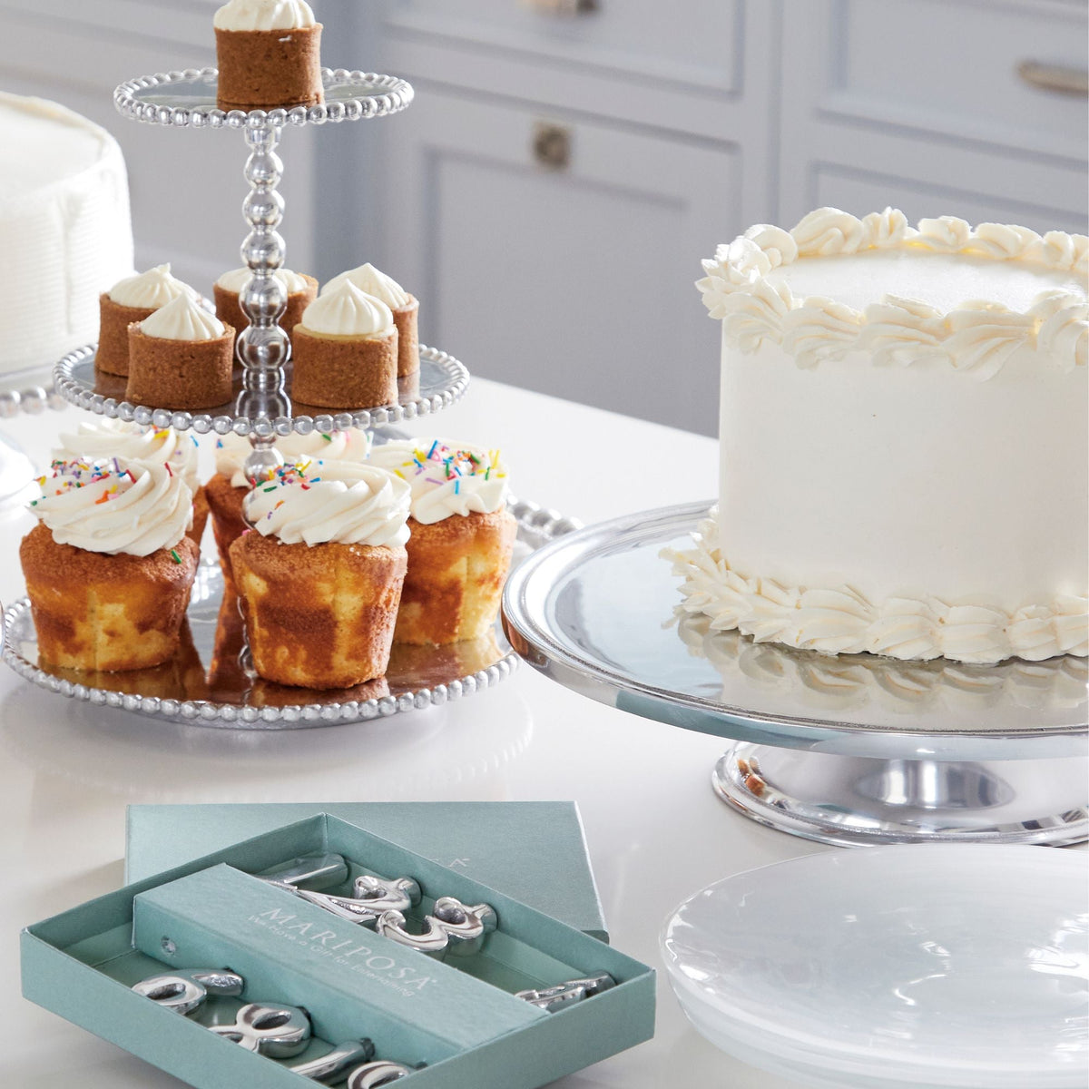 Signature Cake Stand