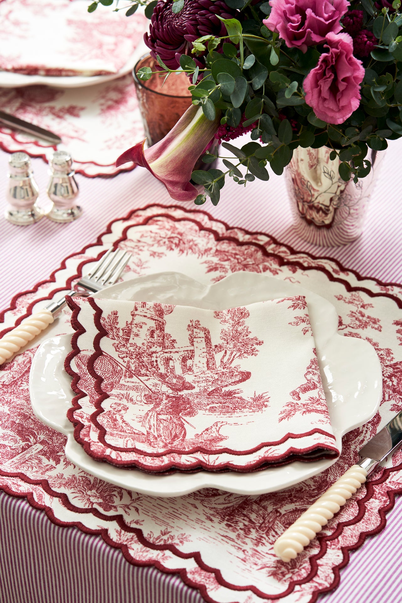 Elise Placemat and Napkin Set in Toile de Jouy Burgundy