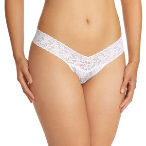 Signature Lace Low Rise Thong