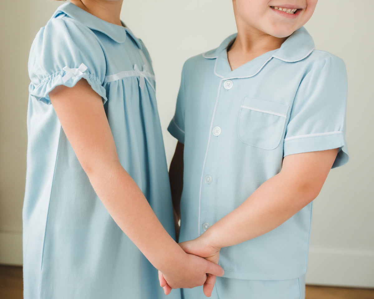 Little English traditional girl's short-sleeve flannel style nightgown, little girl's classic Spring nightgown with bow in light blue