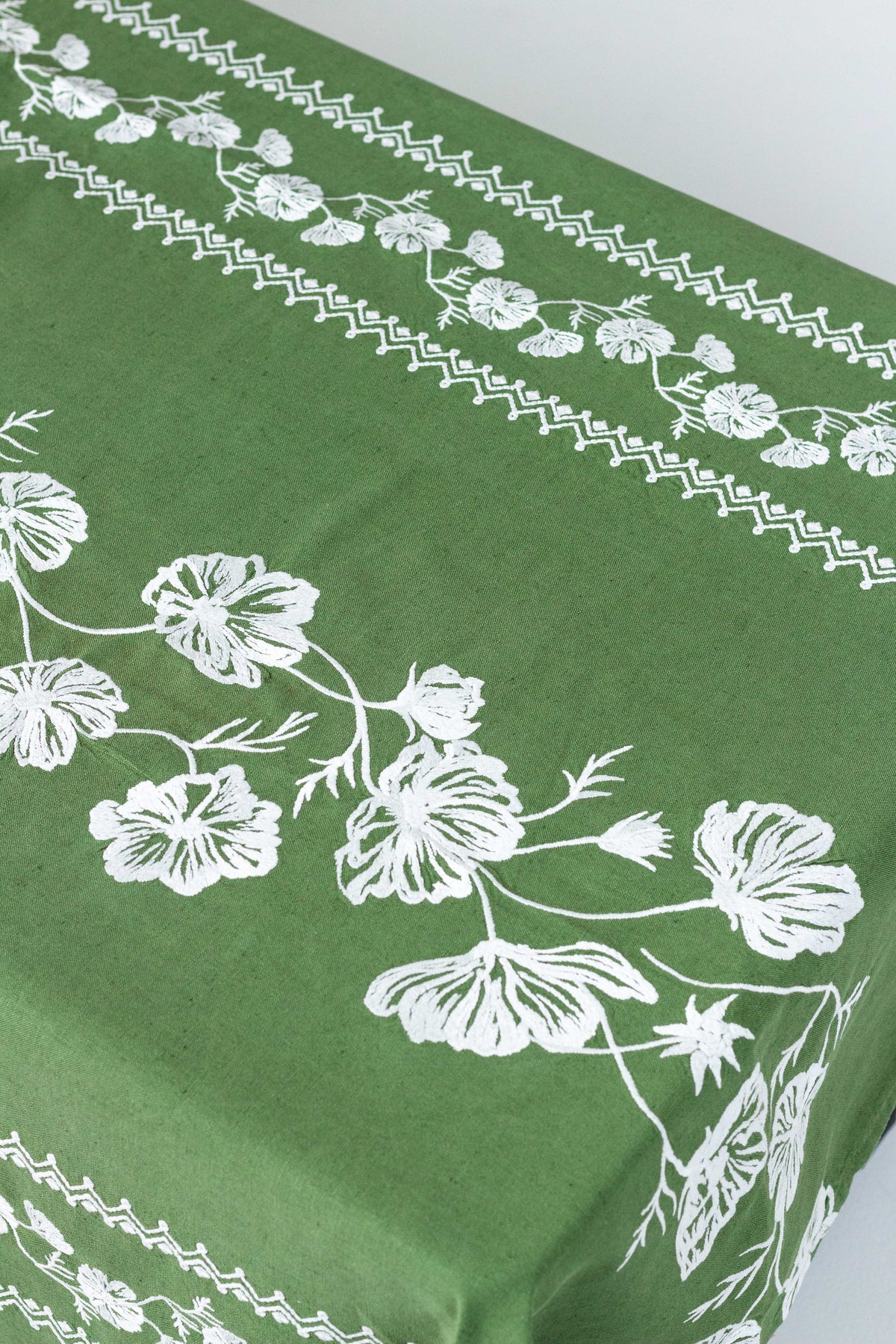 Cosmo Rectangular Tablecloth in Green