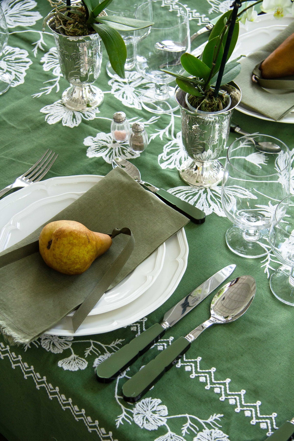 Cosmo Rectangular Tablecloth in Green