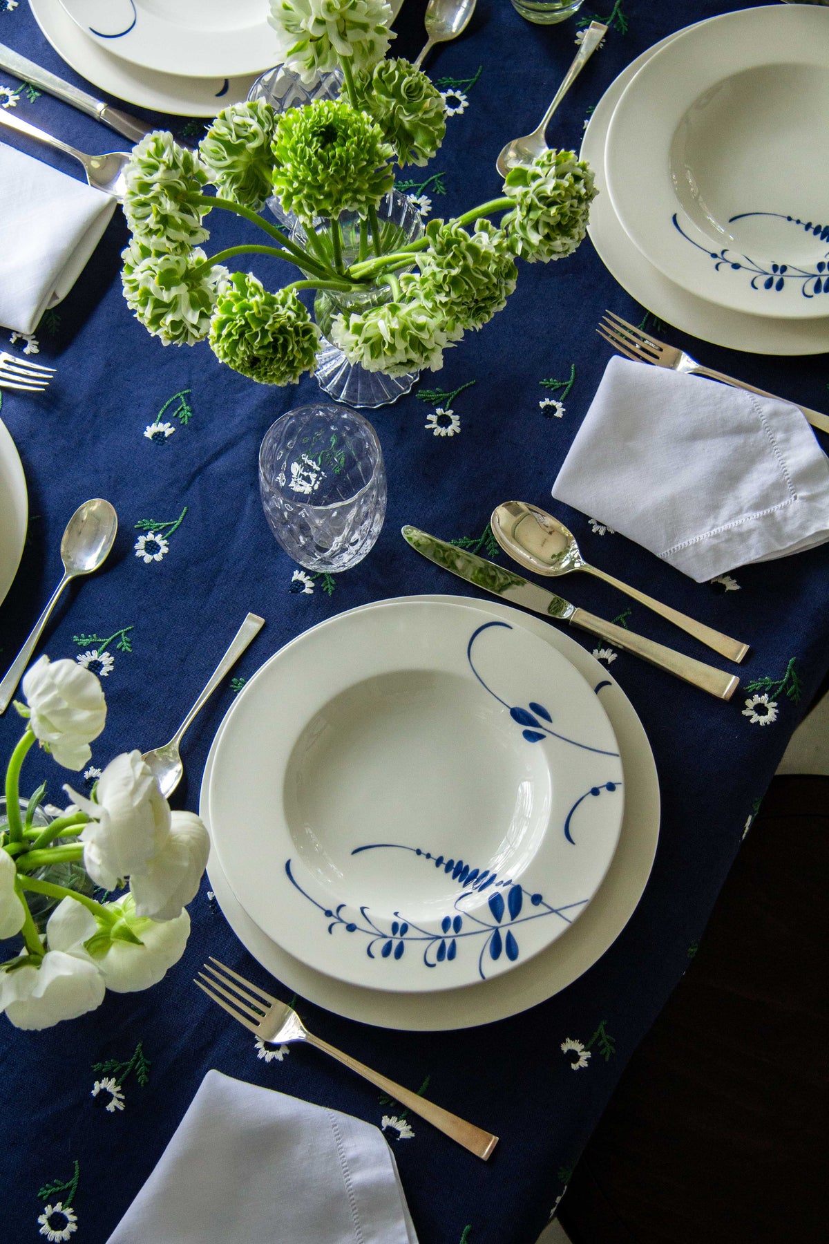 Manzanilla Navy Rectangular Tablecloth