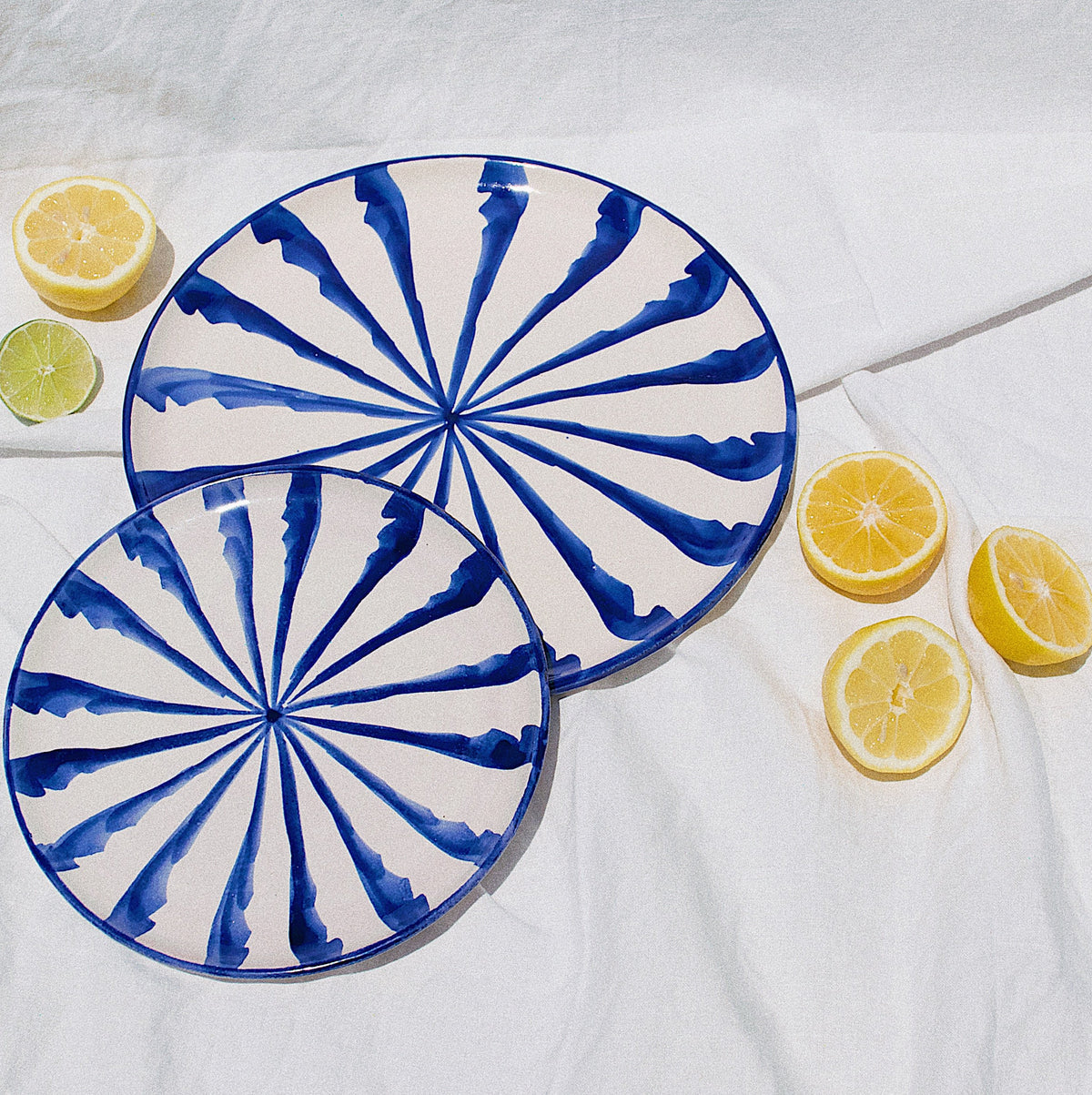 Salad plate with candy cane stripes - Pomelo casa